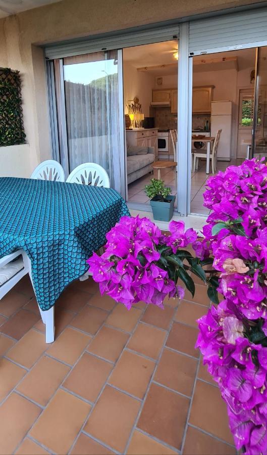 Le Tamaya Plage: Charming Garden Apartment Steps from Beach Cavalaire-sur-Mer Exterior photo